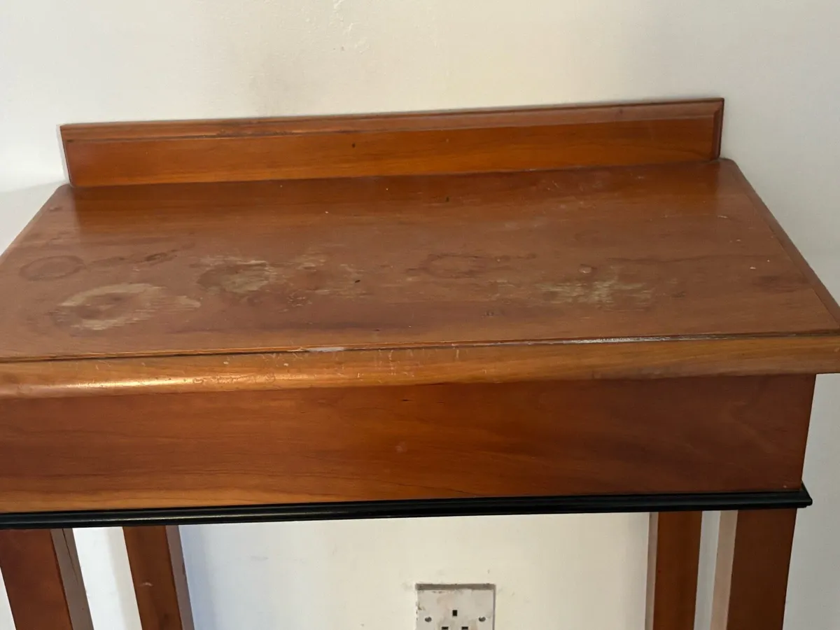 Console Table - Image 4