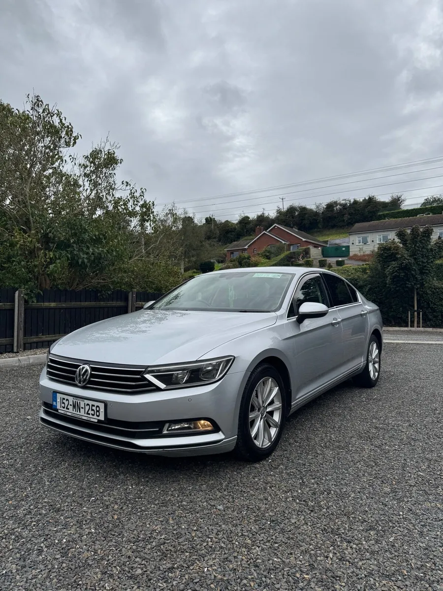 2015 Volkswagen Passat - Image 2