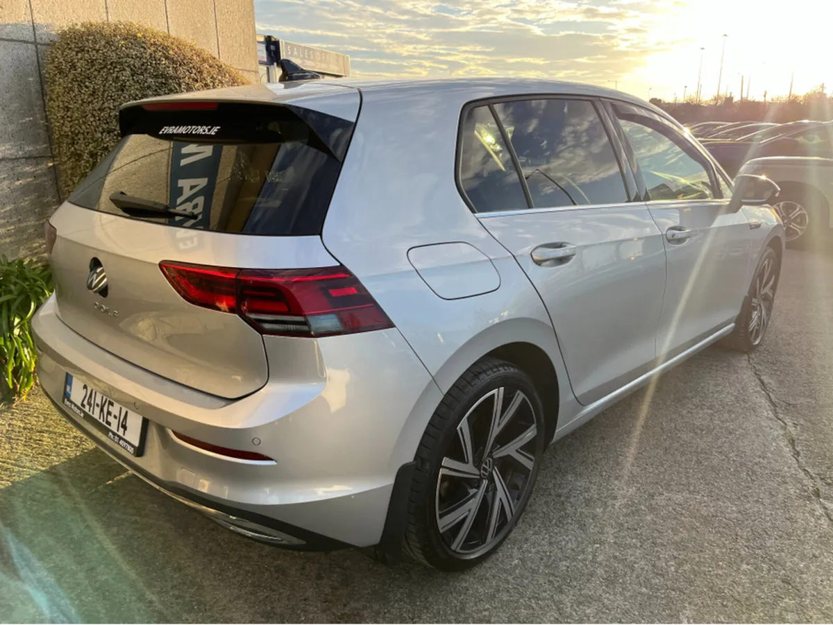 Volkswagen Golf STYLE 2.0 TDI DIESEL //HIGH SPEC// - Image 4