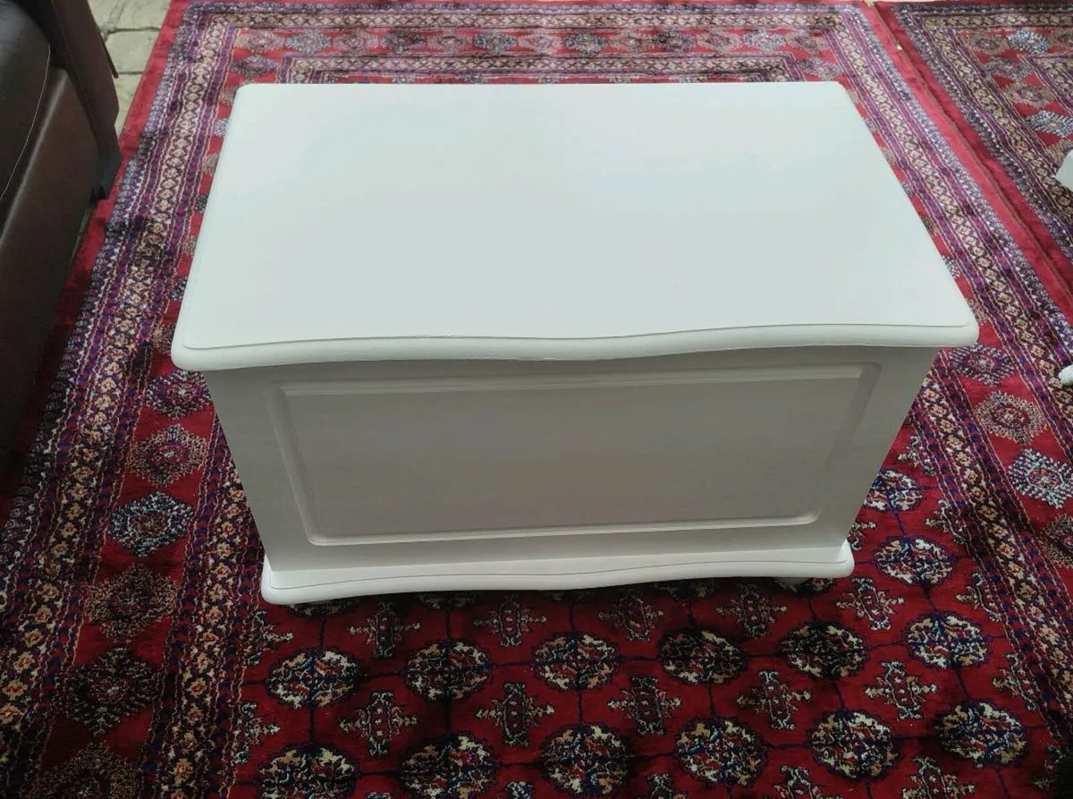 Blanket box - Image 1