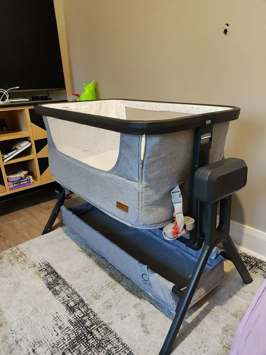Baby Elegance Co-Glide Electric Bedside Crib - Image 1