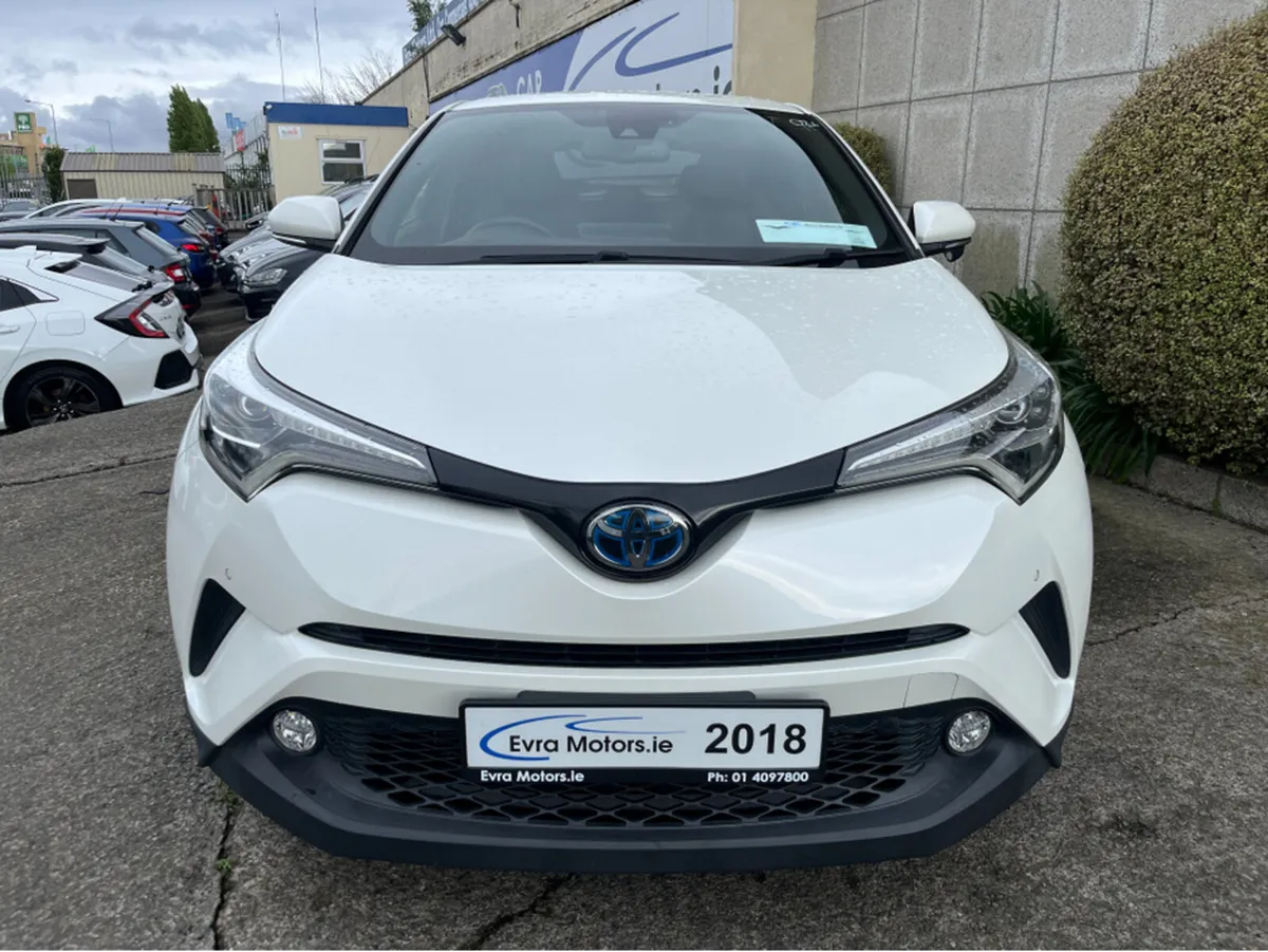 Toyota C-HR SOL HYBRID AUTOMATIC 1.8 PETROL //HIGH - Image 3