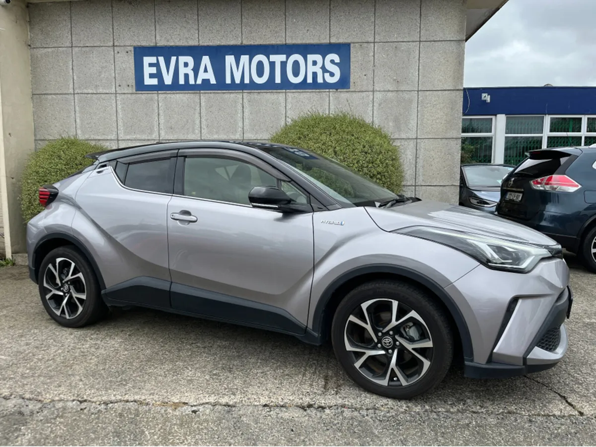 Toyota C-HR SOL HYBRID AUTOMATIC 1.8 PETROL //HIGH - Image 3