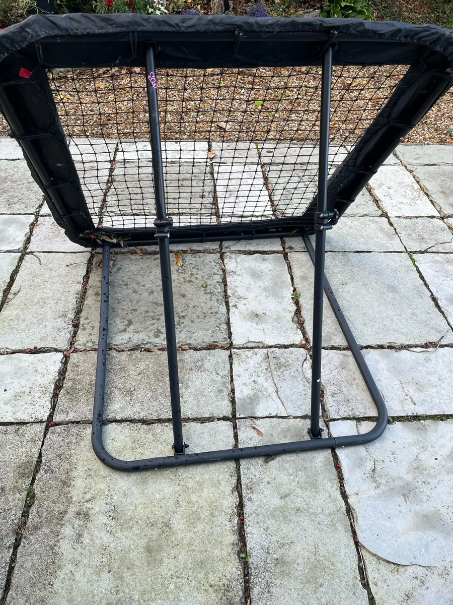 Soccer rebounder - Image 2