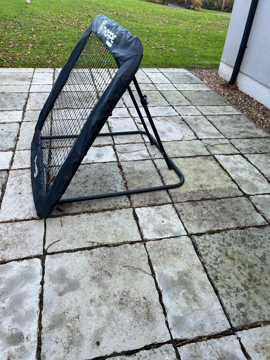 Soccer rebounder - Image 3