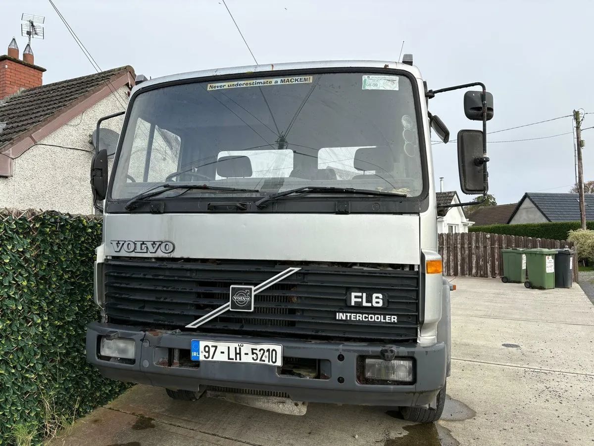 Volvo FL6 - Image 1