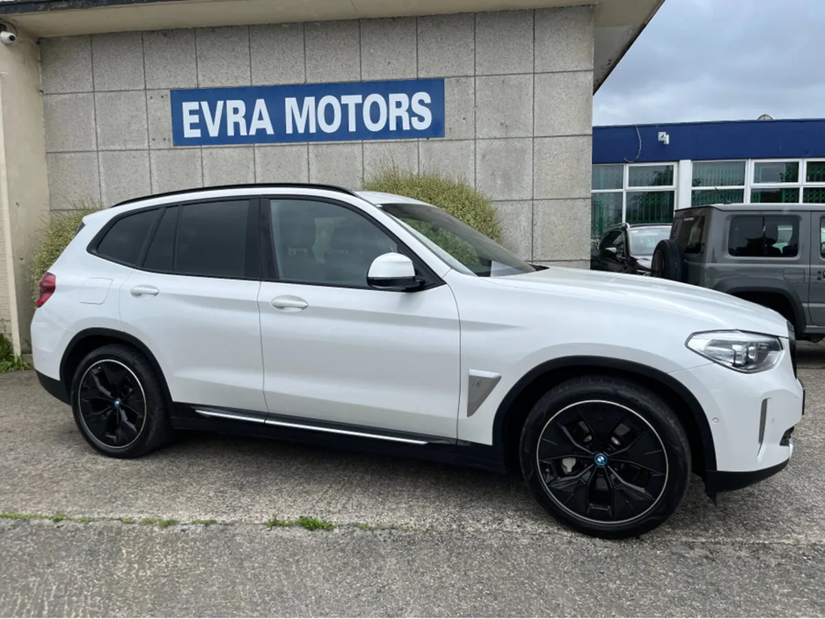 BMW iX3 PREMIER EDITION ELECTRIC //HIGH SPEC//PANO - Image 3