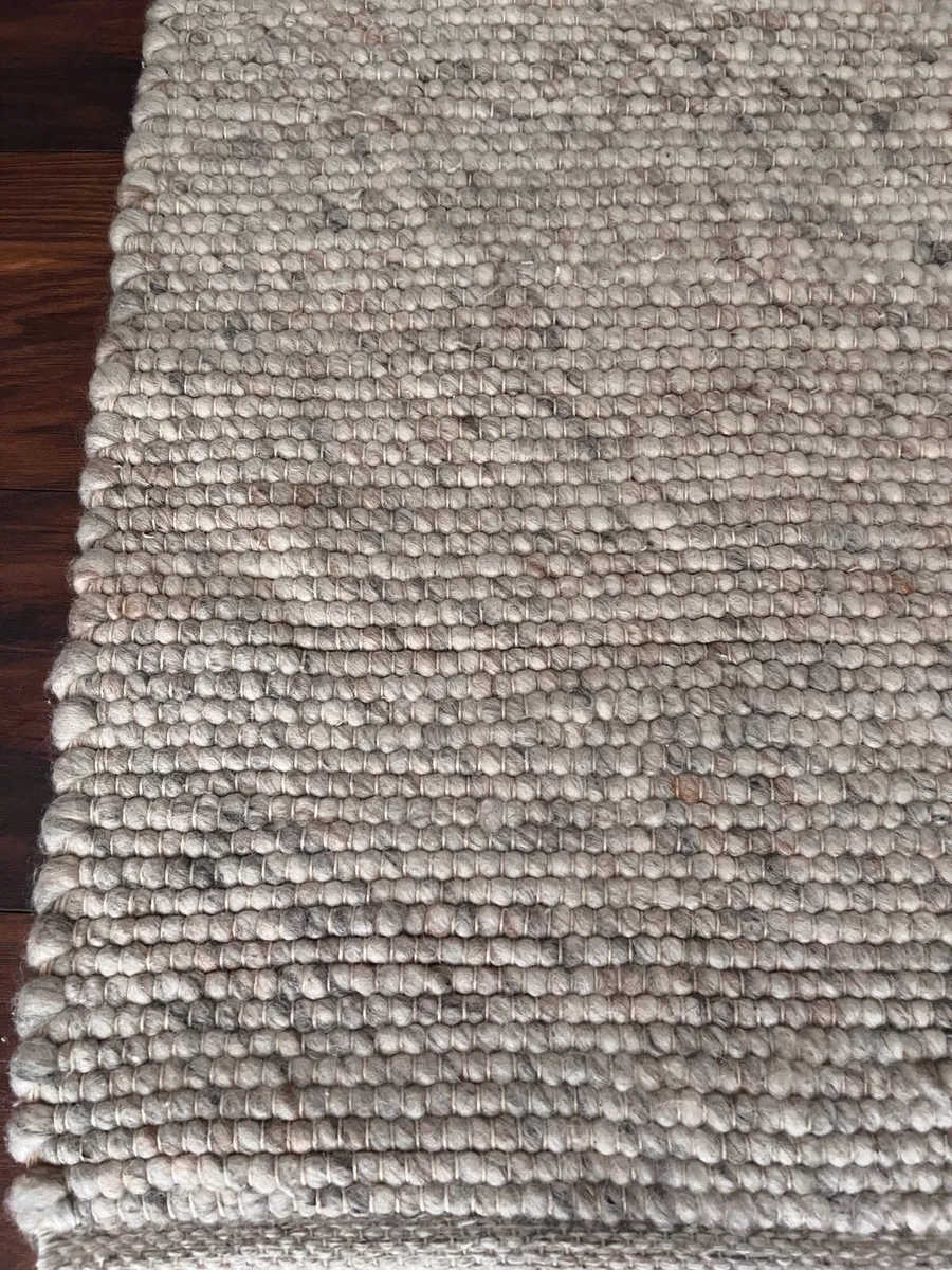 Top quality handwoven oriental rugs (2) - Image 3