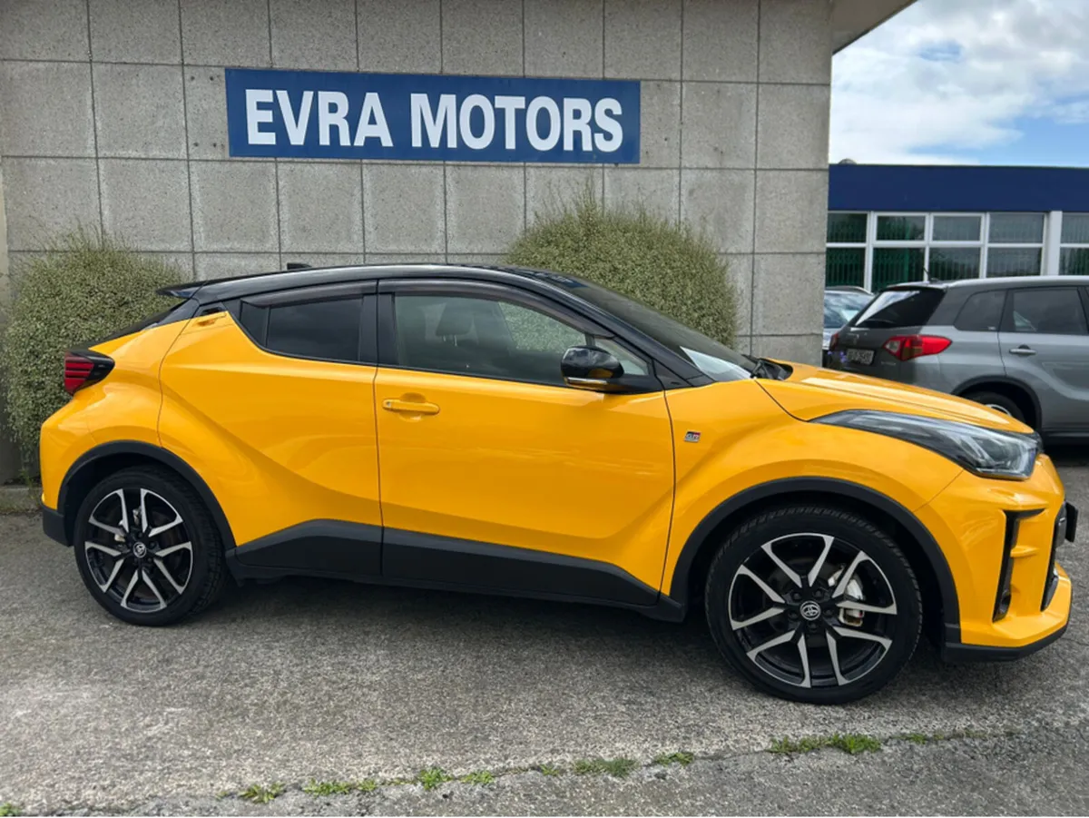 Toyota C-HR GR AUTOMATIC HYBRID 1.8 PETROL //HIGH - Image 3