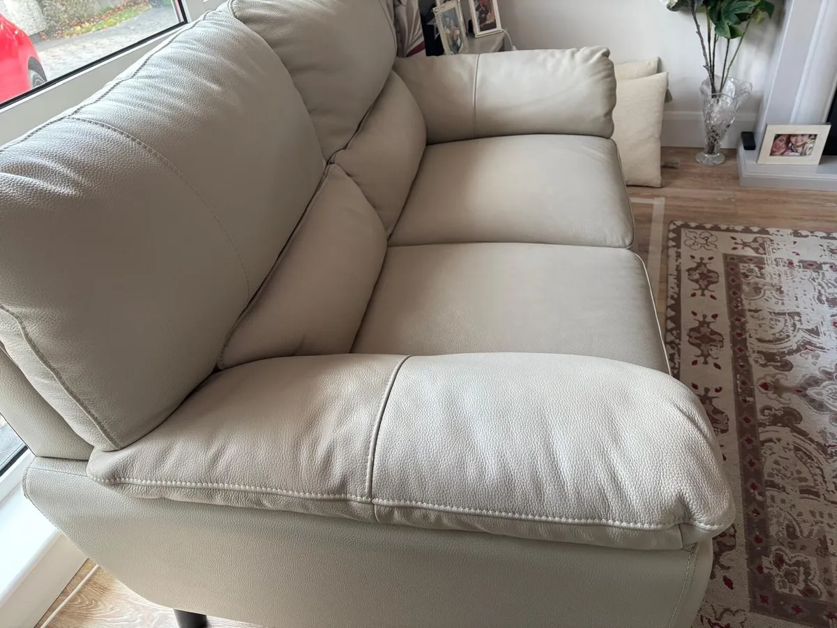 2 seater leather sofa - Image 3