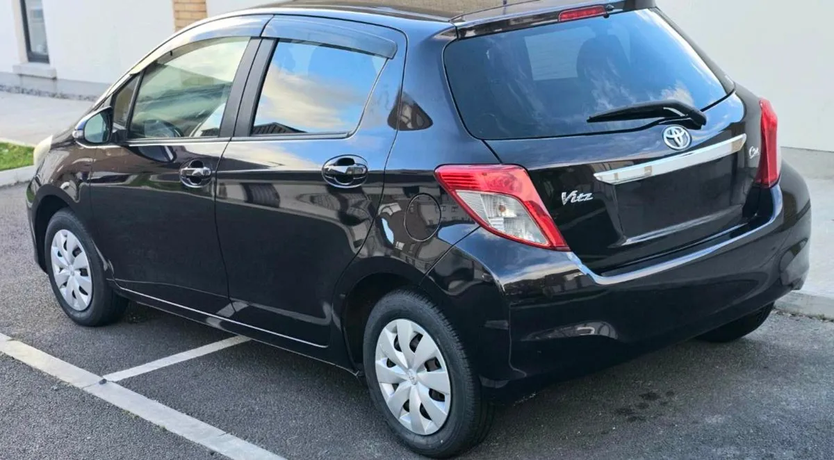 Toyota Vitz  –Only 46000 Km- Automatic- Push Start - Image 4