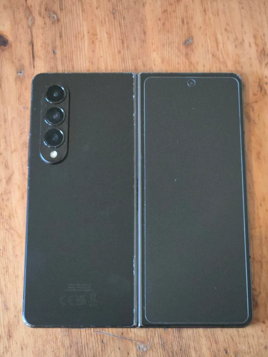 Samsung Z Fold 4 - Image 2