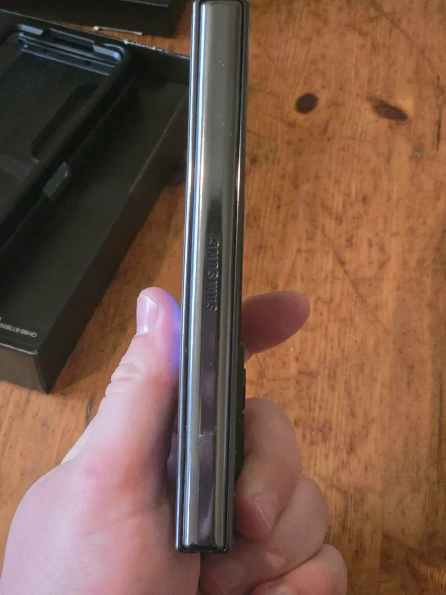 Samsung Z Fold 4 - Image 4