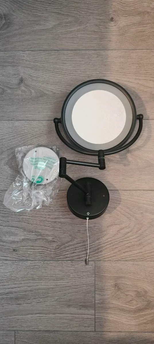 Double sided light up vanity mirror - Image 2