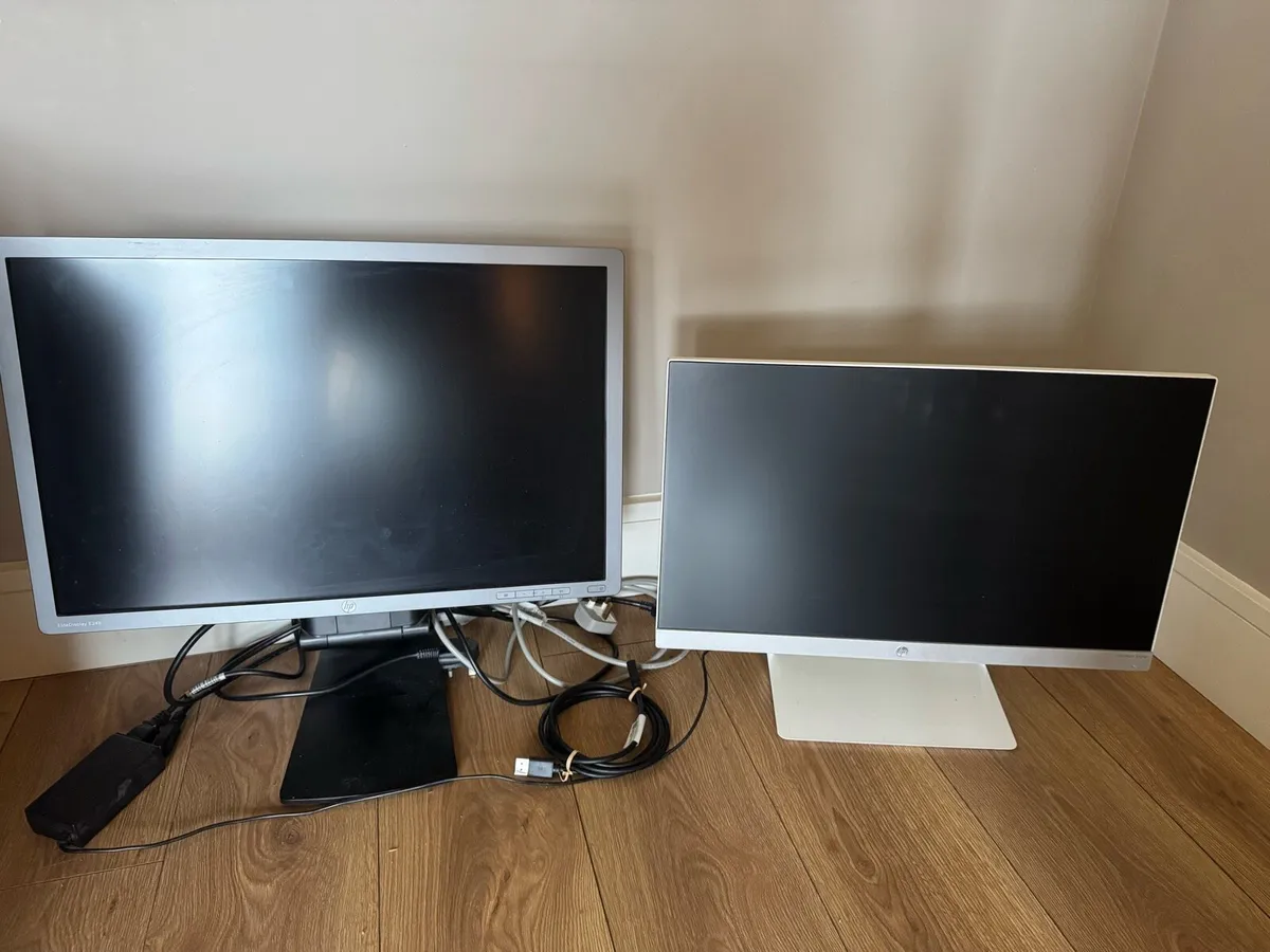 2 X HP 24” Monitors