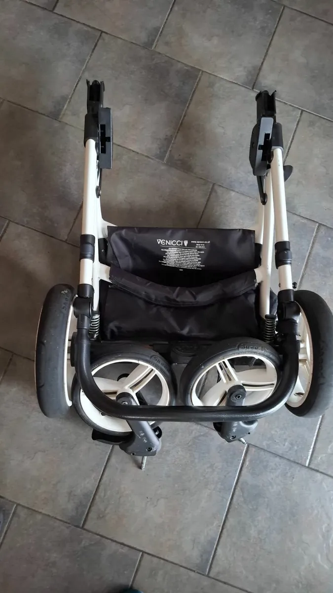 Venicci Pram,buggy and nappy bag - Image 4