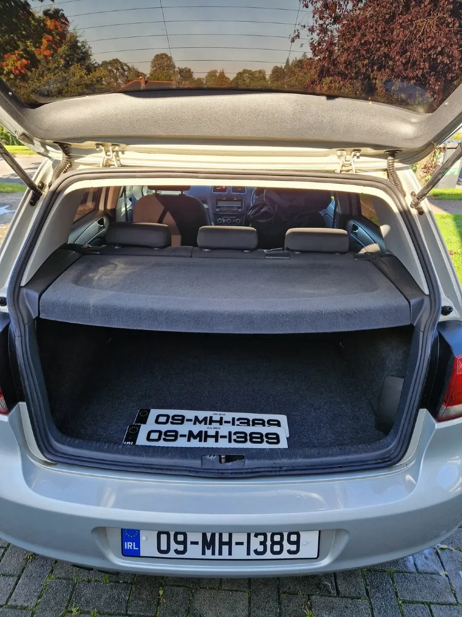 Volkswagen Golf 2009 - Image 3