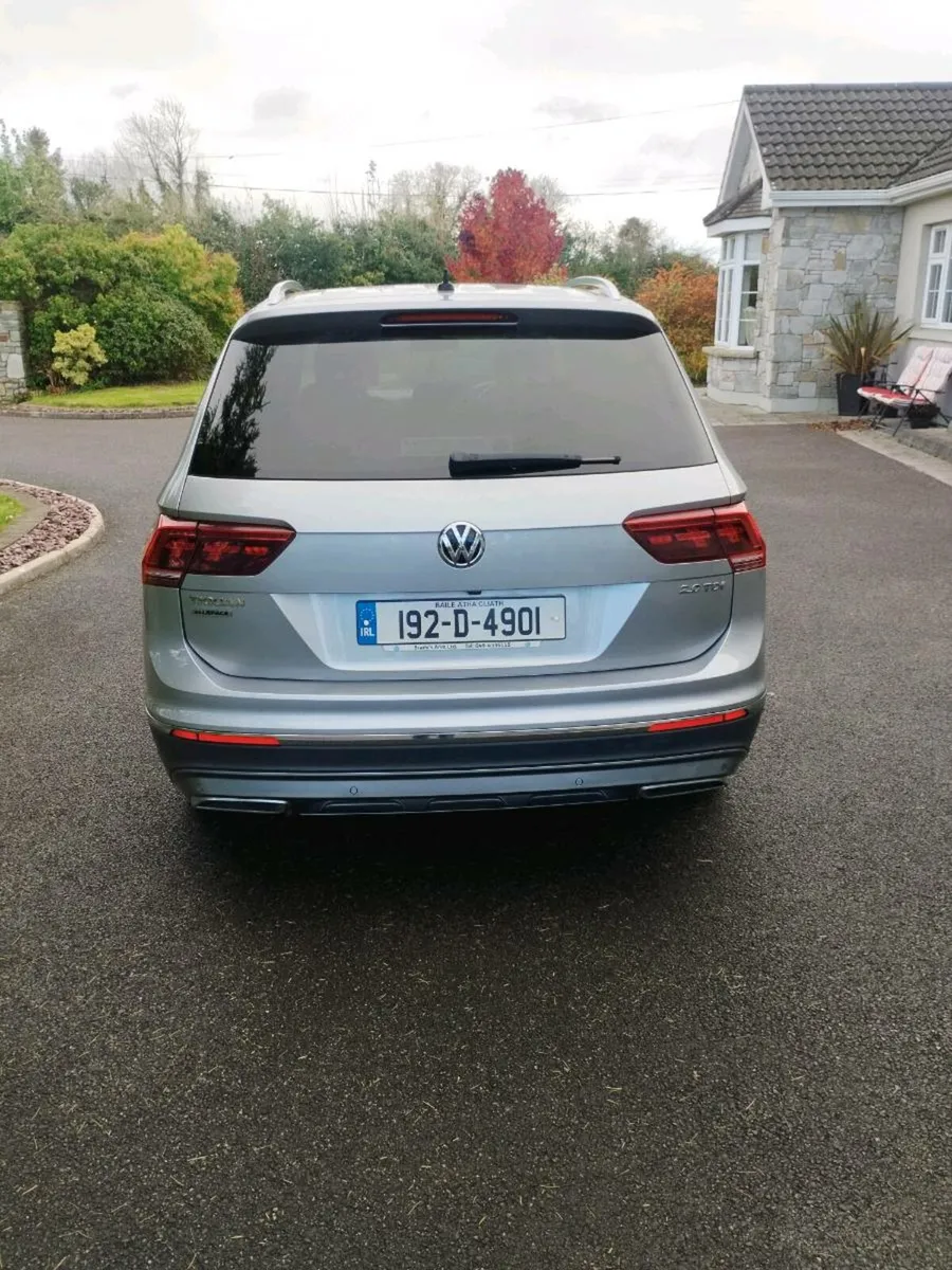 2019 Volkswagen Tiguan Allspace 2.0L TDI Highline - Image 3