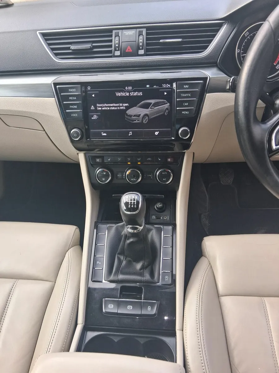 Skoda Superb 2016 - Image 4