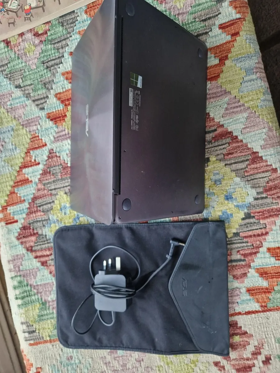 ASUS Zenbook UX305C 13.3" Intel Core 8GB 1TB ssd - Image 2