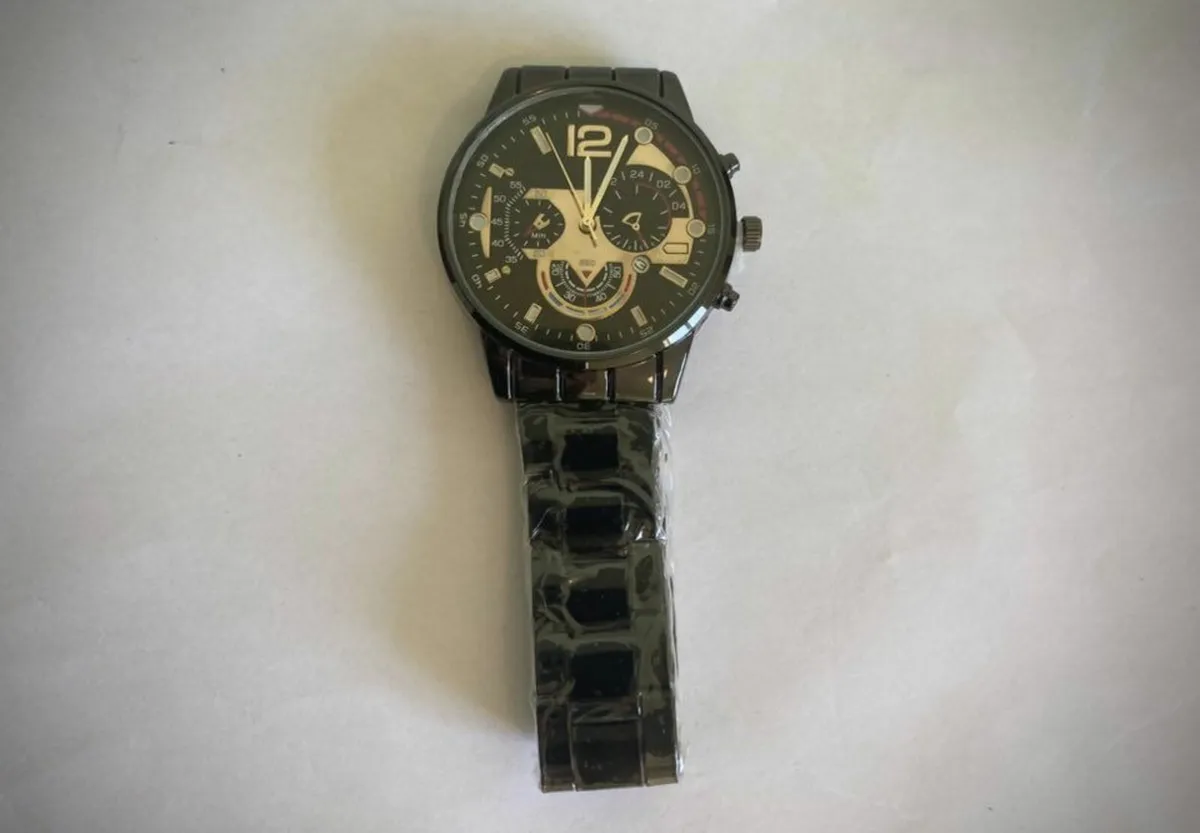 Men’s Black & Gold Quartz Watch - Image 3