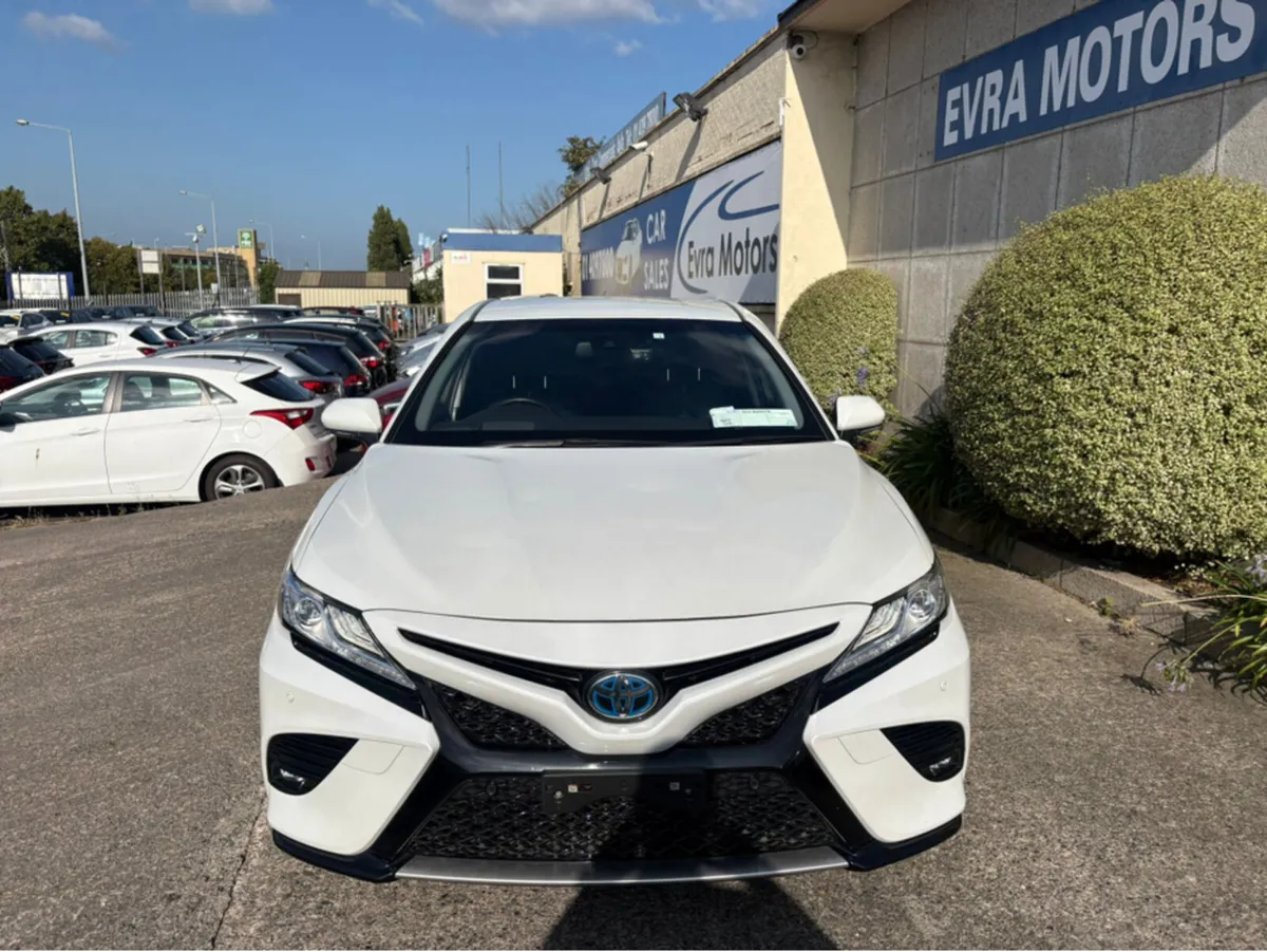 Toyota Camry WS HYBRID AUTOMATIC 2.5 PETROL //HIGH - Image 3