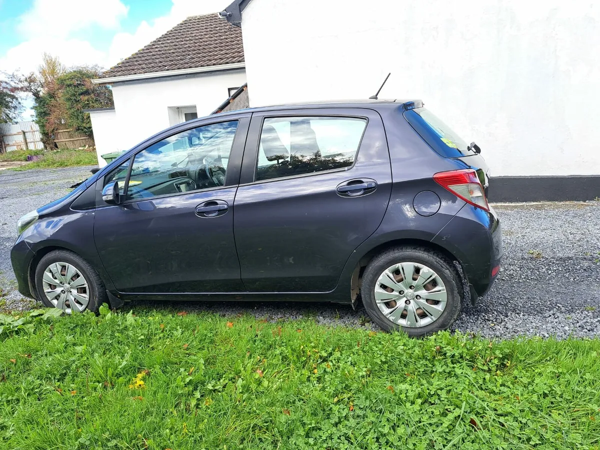 Toyota yaris 2013 - Image 3