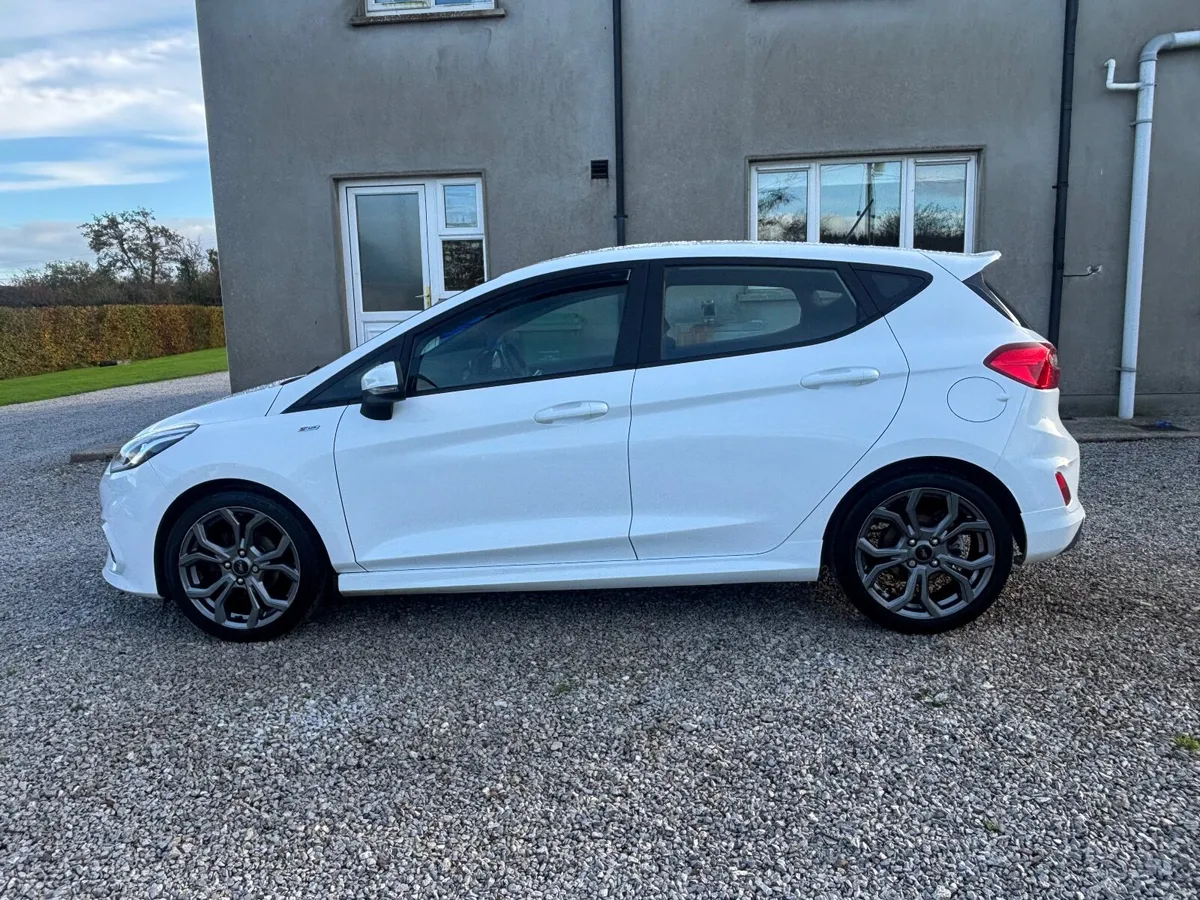 Ford Fiesta 2018 (Low Mileage) - Image 4