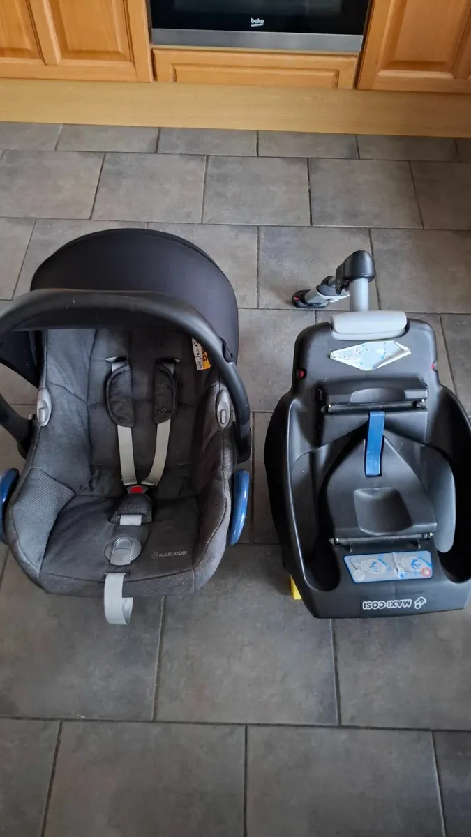 Maxicosy Baby car seat - Image 3
