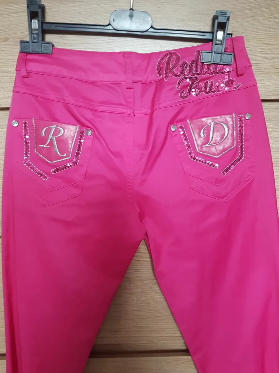Redial pink pants satin look size s never worn - Image 3
