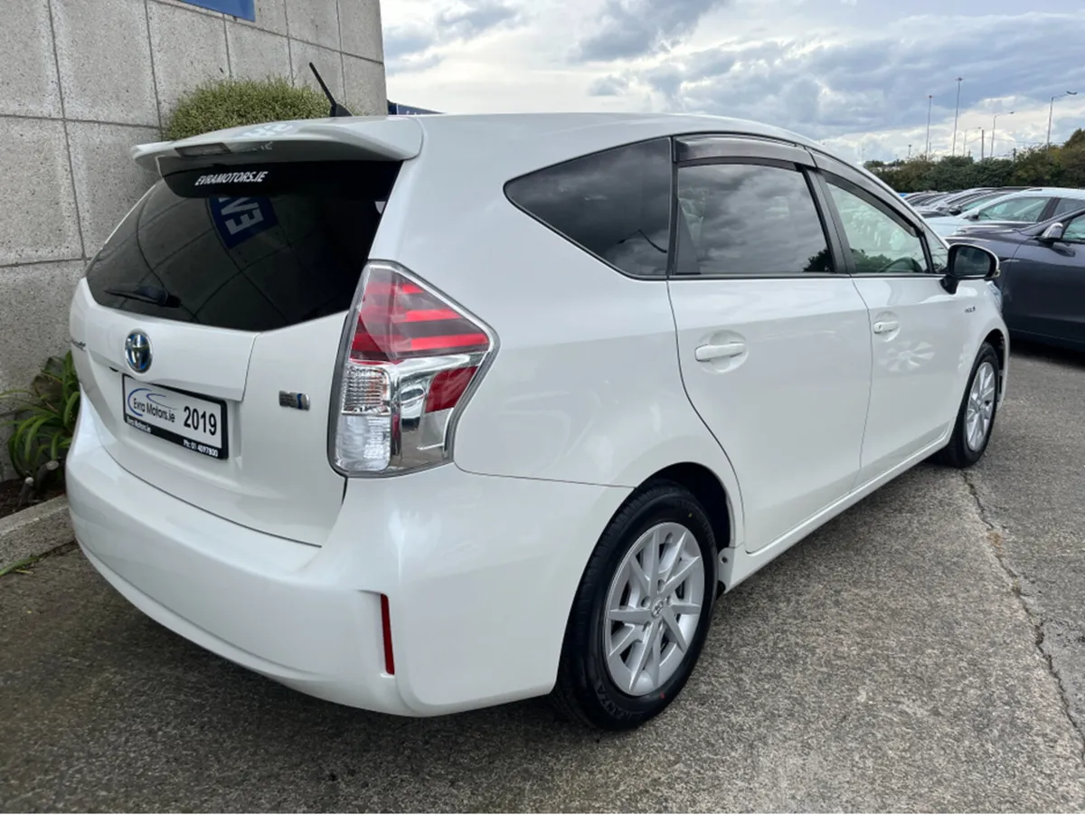 Toyota Prius 7 SEATER AUTOMATIC HYBRID 1.8 PETROL - Image 4