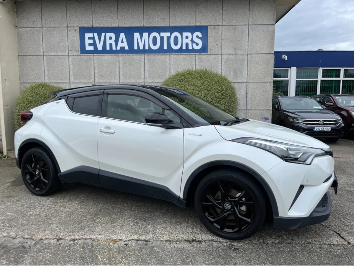 Toyota C-HR SOL HYBRID AUTOMATIC 1.8 PETROL //WINT - Image 3