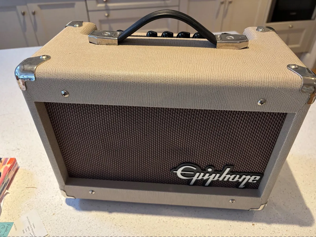 Epiphone 15watt amp - Image 1
