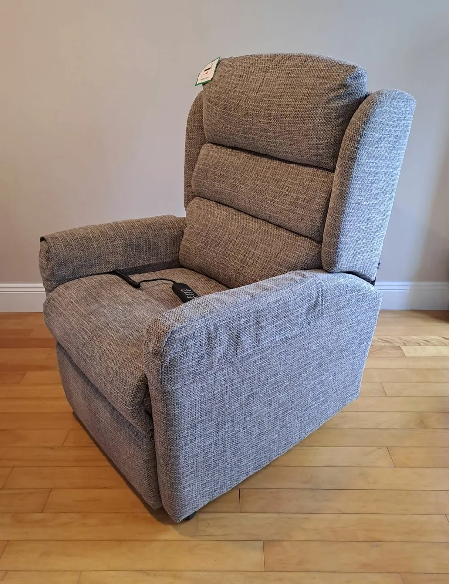 Riser/Recliner Chair - Image 4
