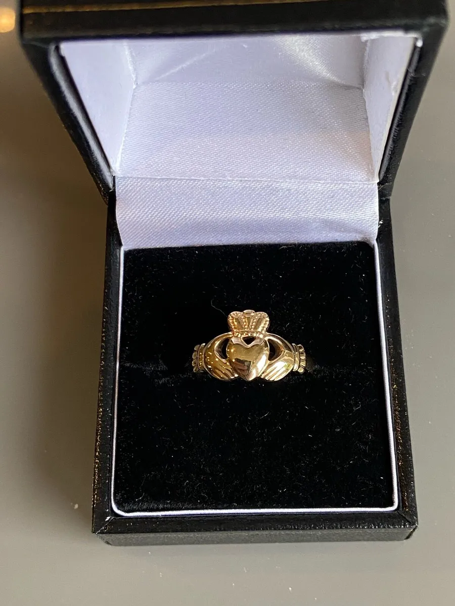10ct gold Claddagh Ring New - Image 1