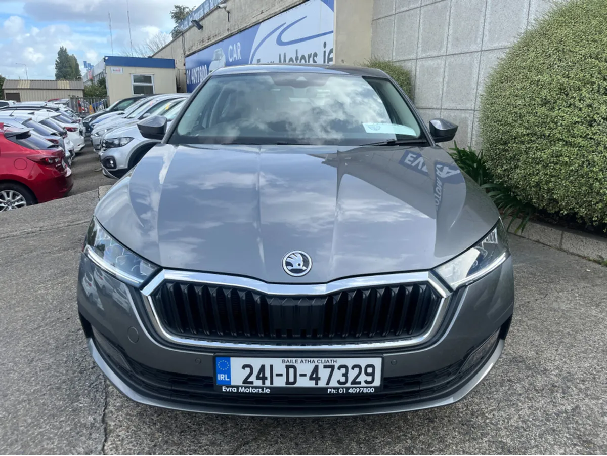 Skoda Octavia AMBITION 2.0 TDI DIESEL //REVERSE CA - Image 2