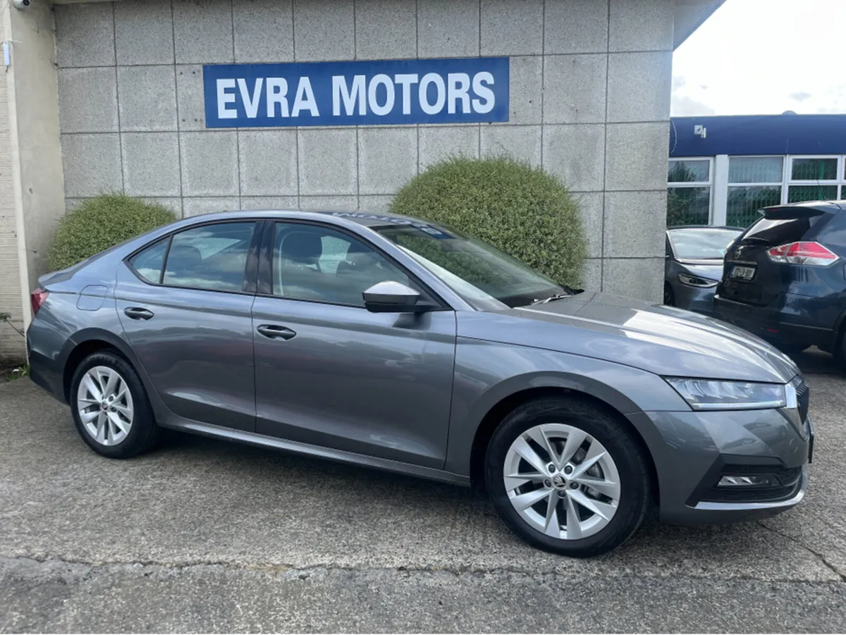 Skoda Octavia AMBITION 2.0 TDI DIESEL //REVERSE CA - Image 3