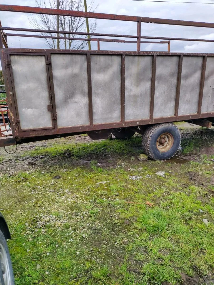 Cattle trailer - Image 1