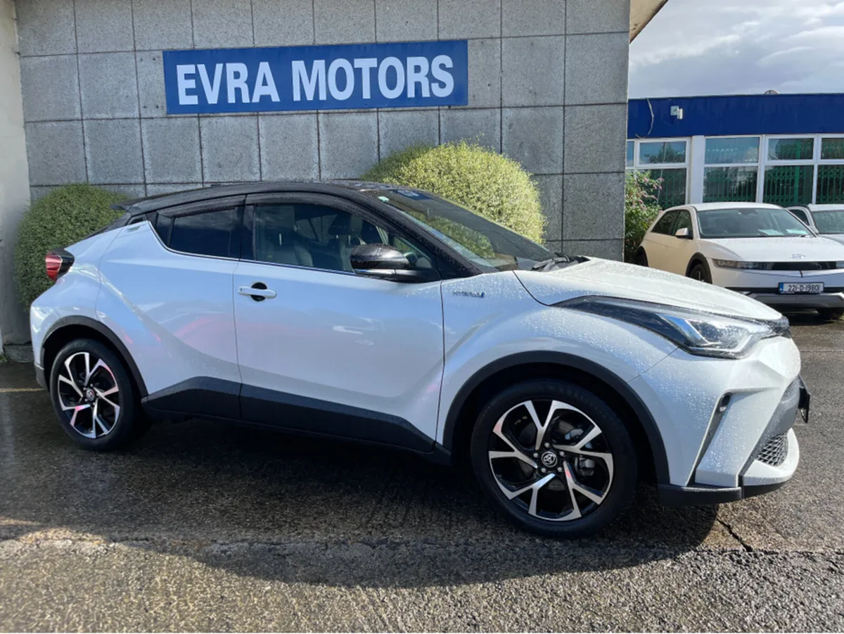 Toyota C-HR SOL AUTOMATIC HYBRID 1.8 PETROL //HIGH - Image 3