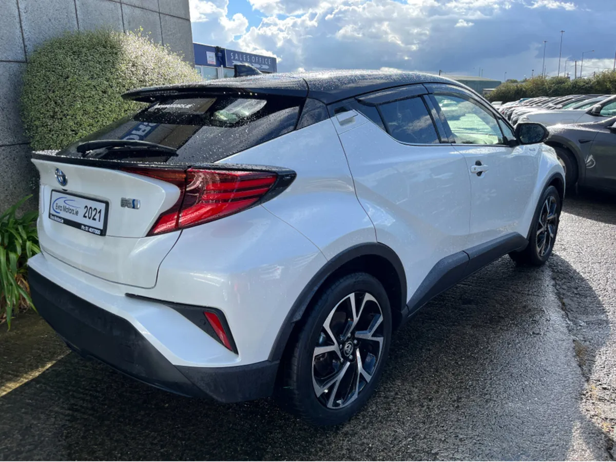 Toyota C-HR SOL AUTOMATIC HYBRID 1.8 PETROL //HIGH - Image 4