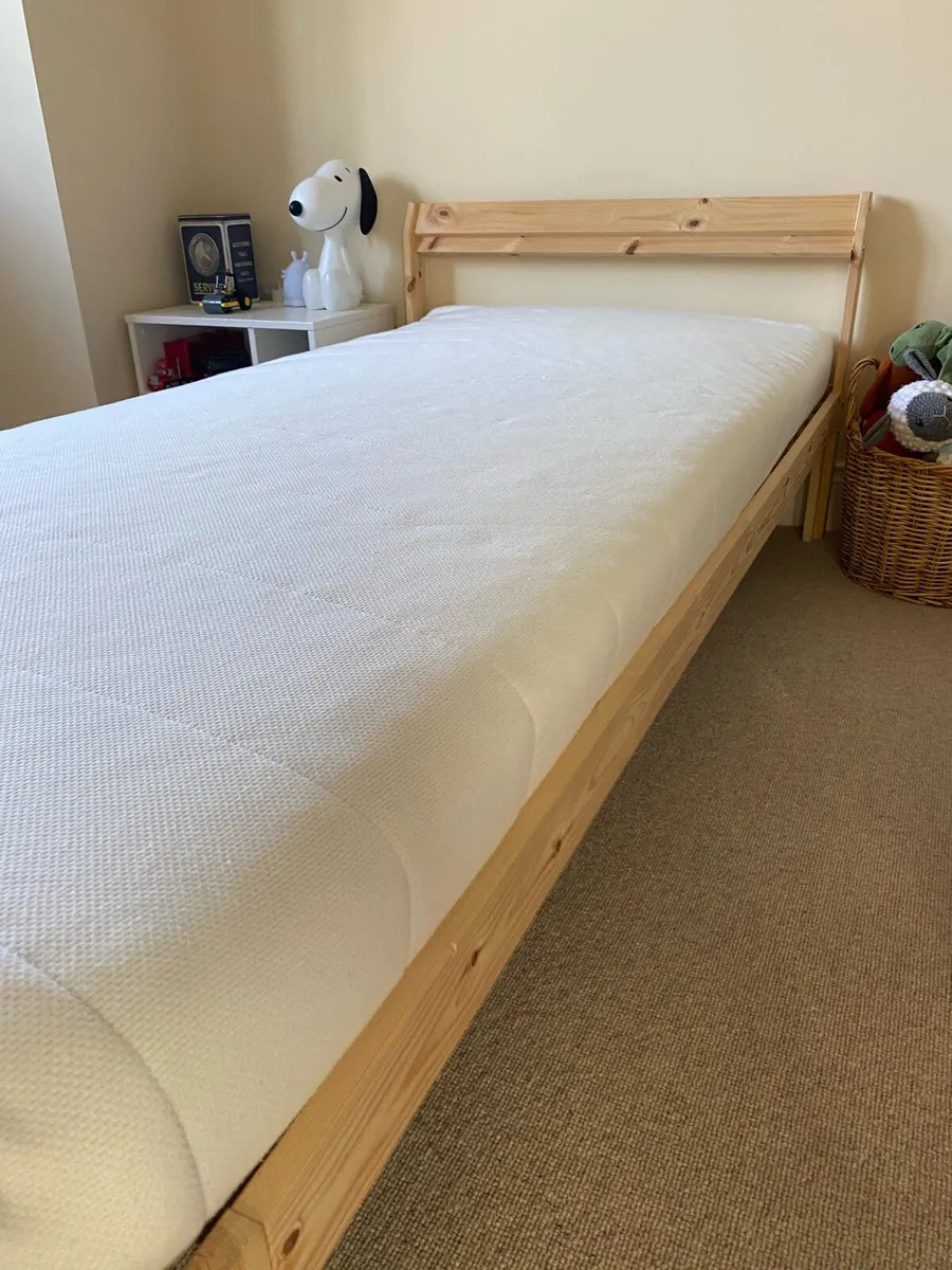 Single beds x 3 - Image 1