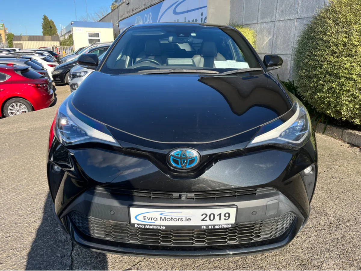 Toyota C-HR SOL HYBRID AUTOMATIC 1.8 PETROL //HIGH - Image 2