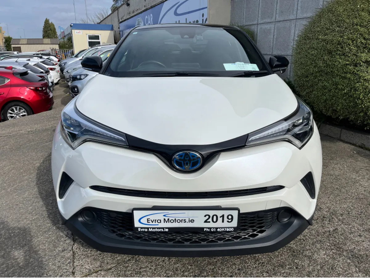 Toyota C-HR S HYBRID AUTOMATIC 1.8 PETROL //REVERS - Image 2