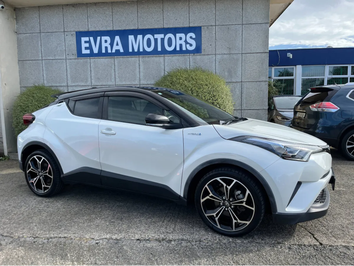 Toyota C-HR S HYBRID AUTOMATIC 1.8 PETROL //REVERS - Image 3