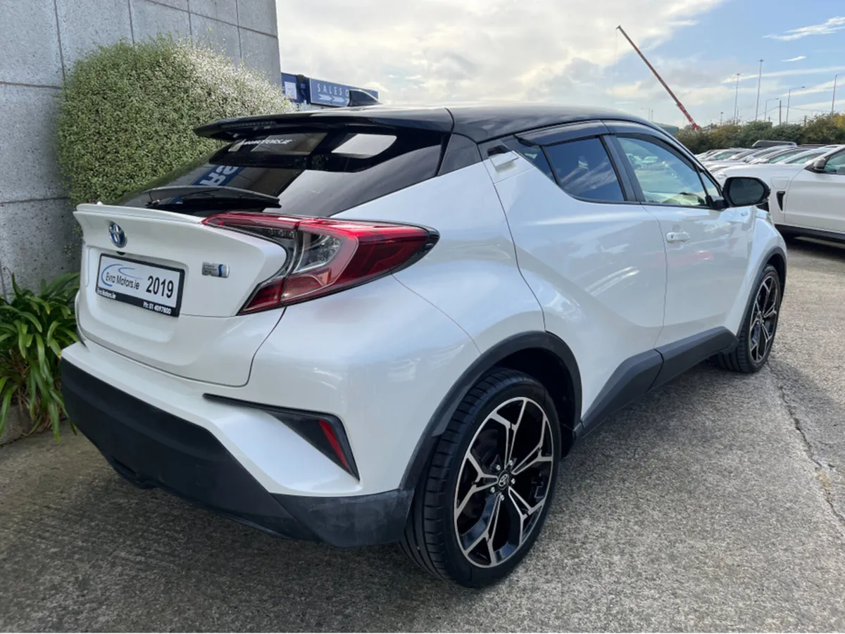 Toyota C-HR S HYBRID AUTOMATIC 1.8 PETROL //REVERS - Image 4
