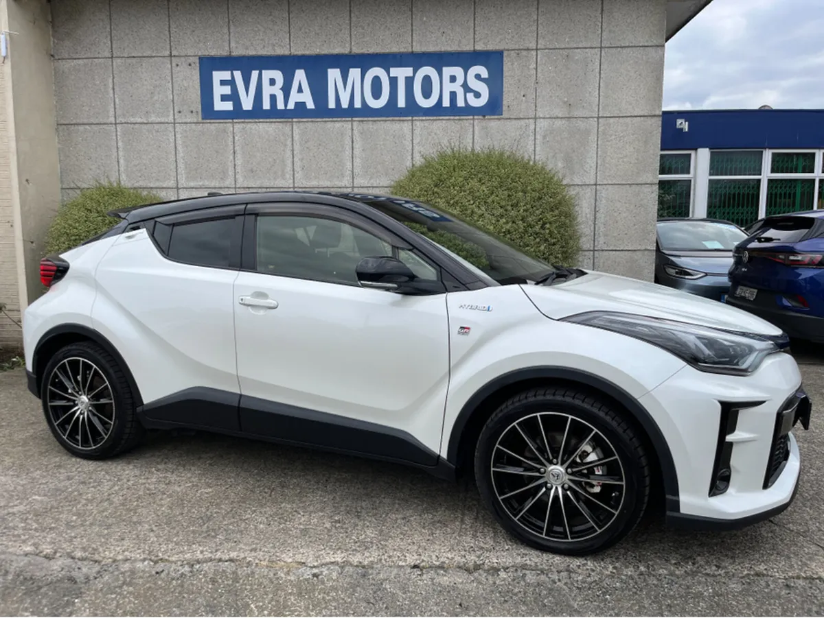 Toyota C-HR GR AUTOMATIC HYBRID 1.8 PETROL //WINTE - Image 3
