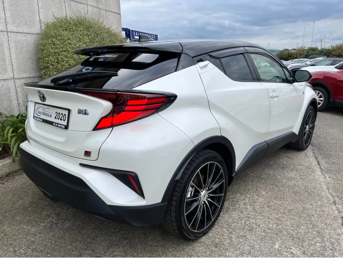 Toyota C-HR GR AUTOMATIC HYBRID 1.8 PETROL //WINTE - Image 4