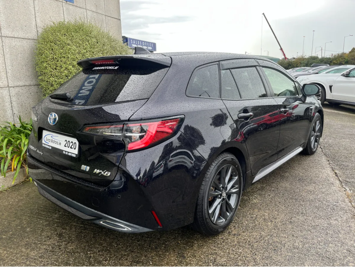 Toyota Corolla TOURING ESTATE AUTOMATIC HYBRID 1.8 - Image 4
