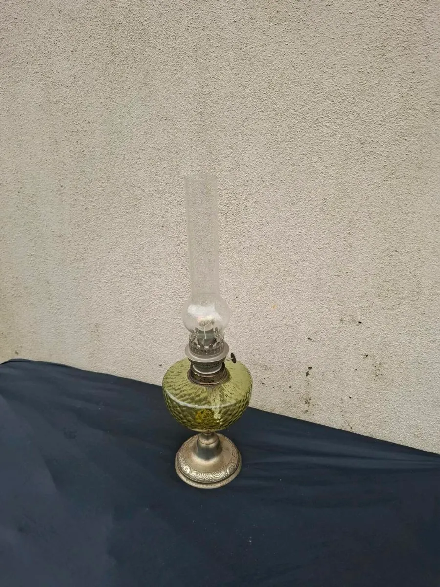 Working parafin glass oil lamp postage possible - Image 1