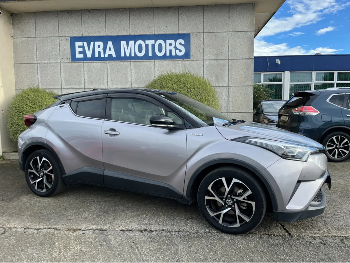 Toyota C-HR SOL HYBRID AUTOMATIC 1.8 PETROL //HIGH - Image 3